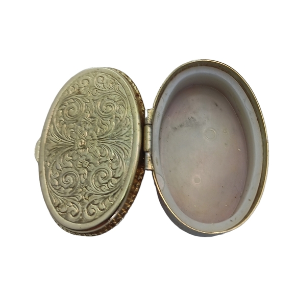 Vintage Pill/ Mints/ Trinket Box Keepsake Box Floral Rose White  Procelain - Picture 4 of 6